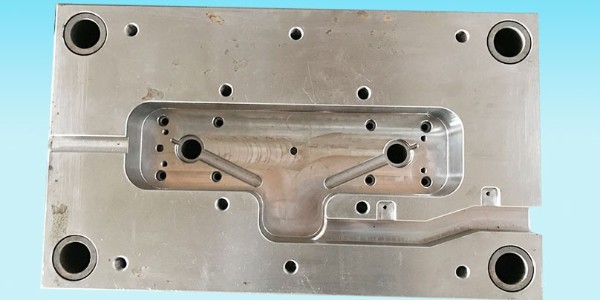 <i style='color:red'>塑料模具加工</i>中出現(xiàn)黑紋的原因及解決方法有有哪些？